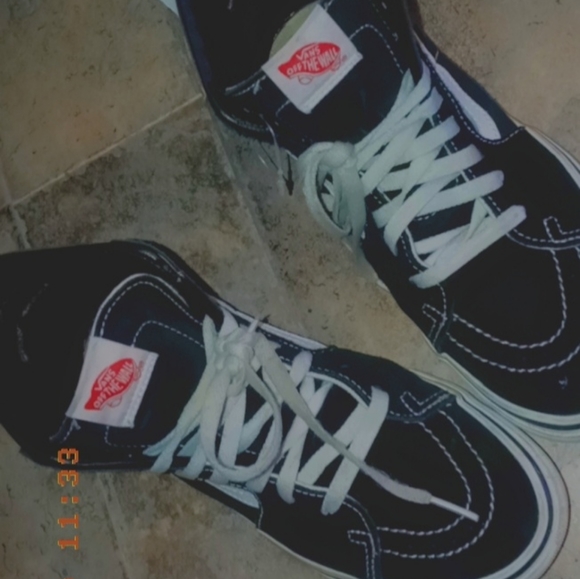 Vans - Picture 1 of 4